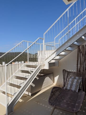 2 makuuhuone Huoneisto myytävänä paikassa San Jose / Sant Josep de Sa Talaia mukana uima-altaan 
autotalli - 695 000 € (Ref: 9779175)