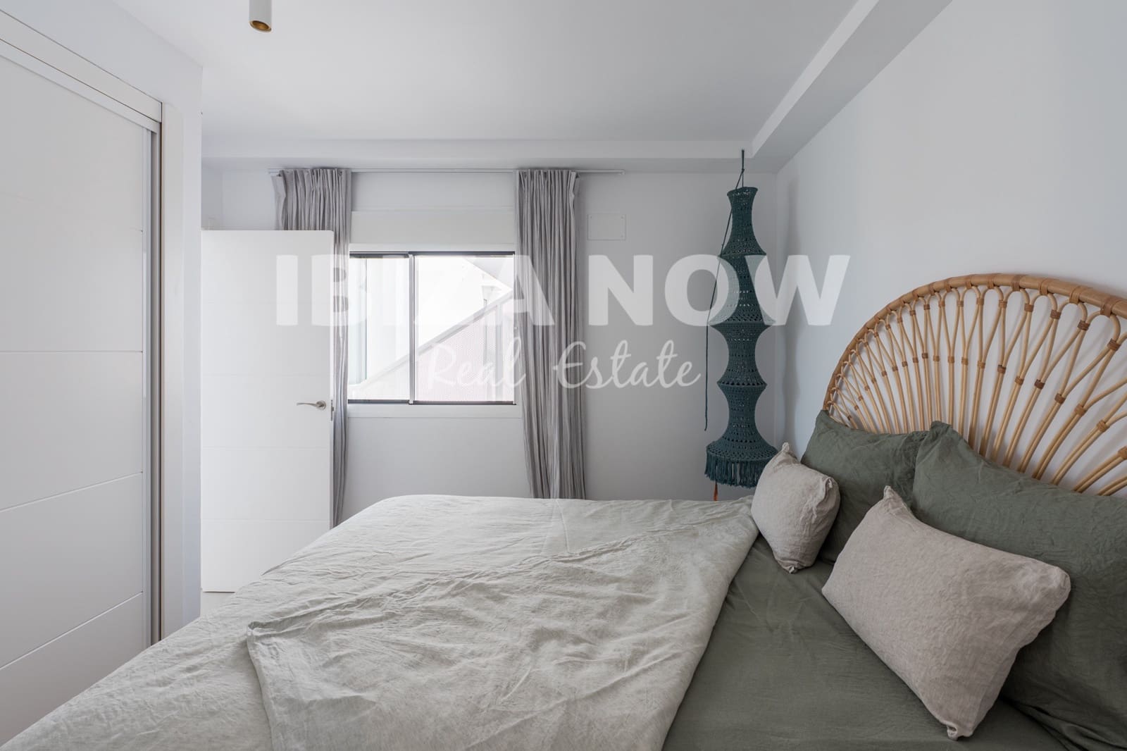 3 sypialnia Apartament na sprzedaż w San Jose / Sant Josep de Sa Talaia z basenem garażem - 1 395 000 € (Ref: 9829917)