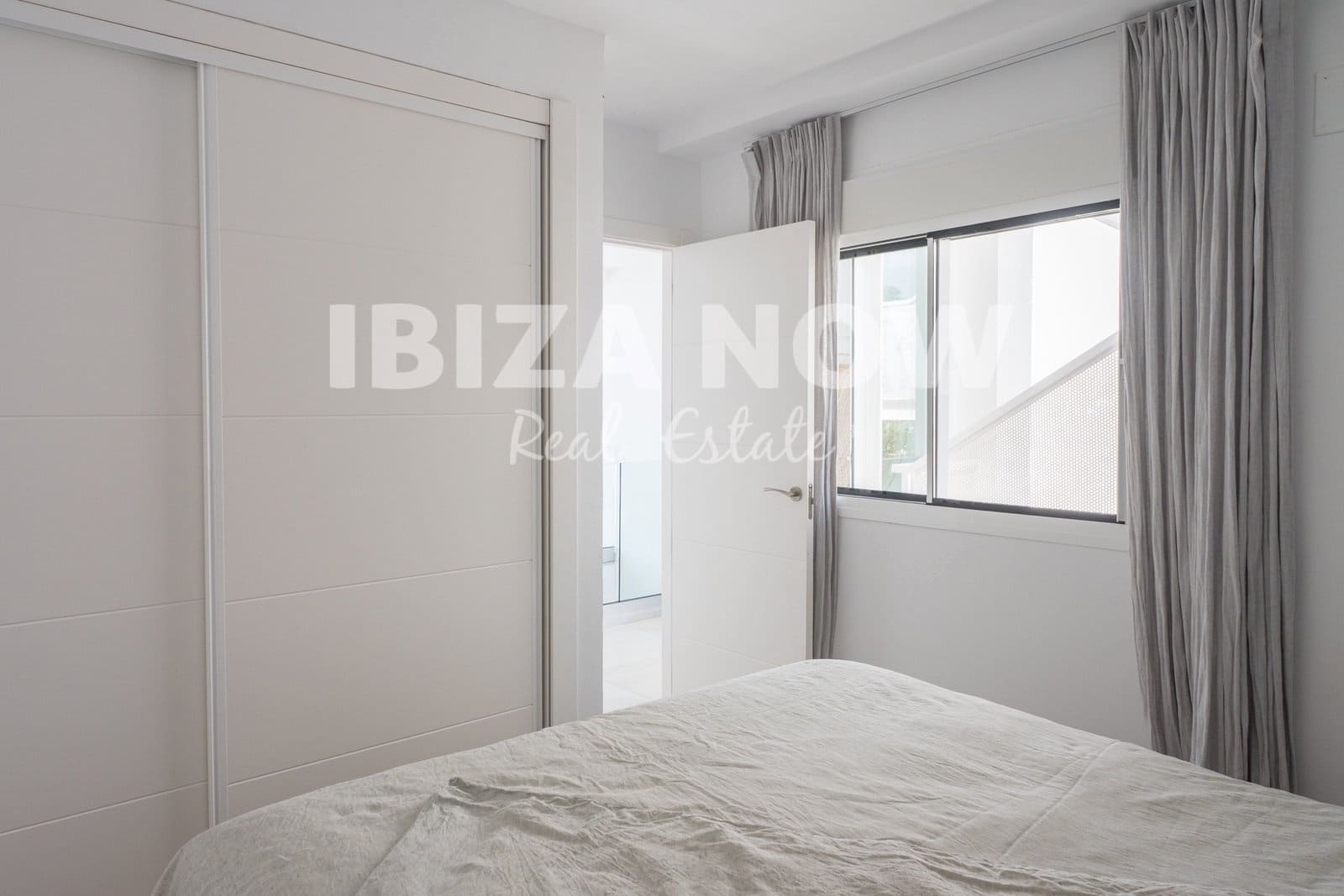 3 bedroom Apartment for sale in San Jose / Sant Josep de Sa Talaia with pool garage - € 1,395,000 (Ref: 9829917)