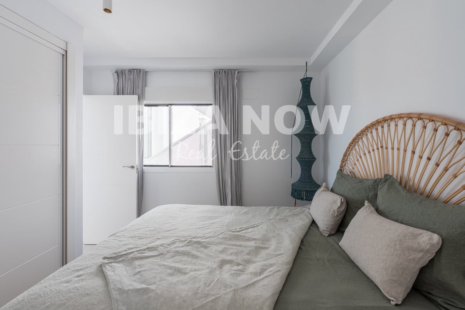 3 bedroom Apartment for sale in San Jose / Sant Josep de Sa Talaia with pool garage - € 1,395,000 (Ref: 9829917)