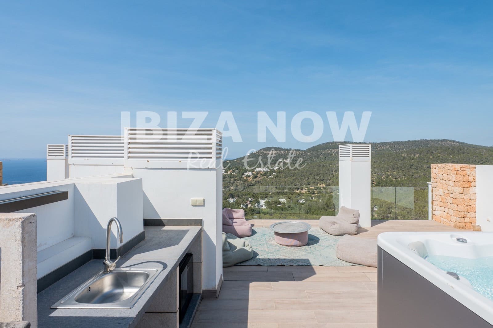 3 bedroom Apartment for sale in San Jose / Sant Josep de Sa Talaia with pool garage - € 1,395,000 (Ref: 9829917)
