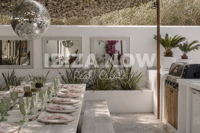 6 slaapkamer Villa te koop in Santa Gertrudis de Fruitera, Santa Eulalia / Santa Eularia met zwembad garage - € 5.750.000 (Ref: 9994683)