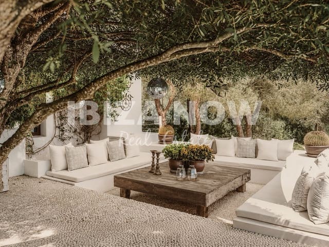 6 slaapkamer Villa te koop in Santa Gertrudis de Fruitera, Santa Eulalia / Santa Eularia met zwembad garage - € 5.750.000 (Ref: 9994683)