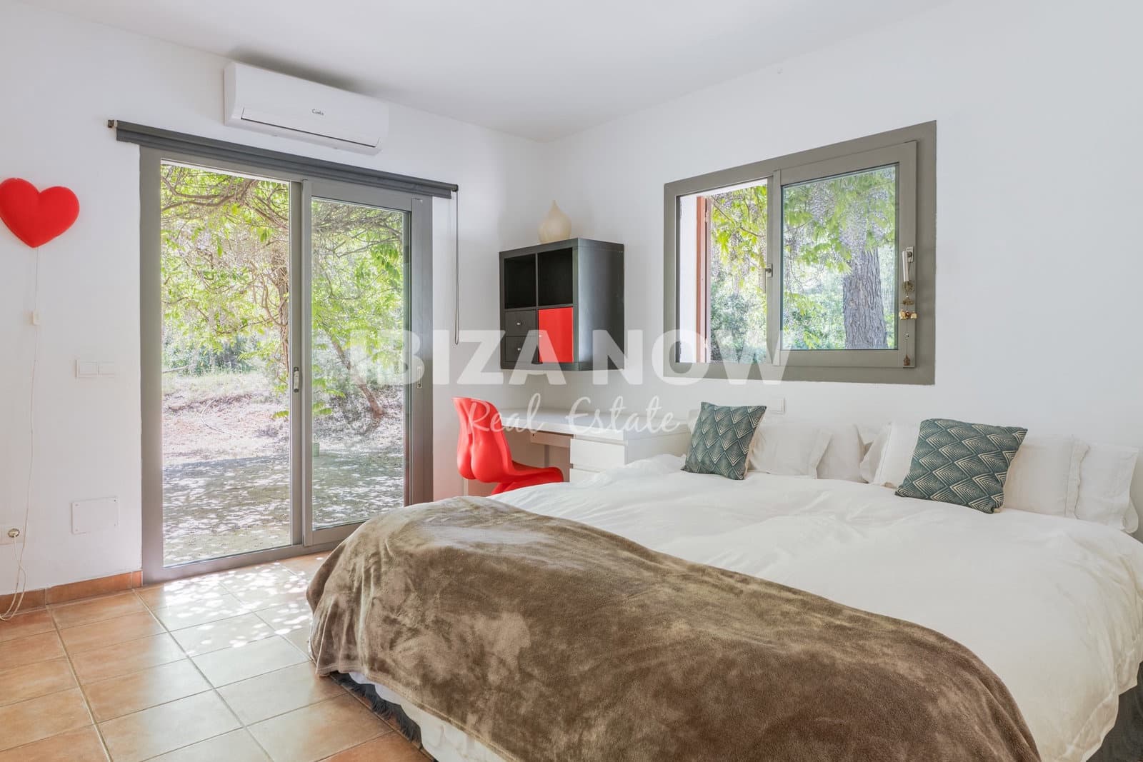 4 chambre Finca/Maison de Campagne à vendre à Santa Gertrudis de Fruitera avec piscine garage - 2 750 000 € (Ref: 9994690)