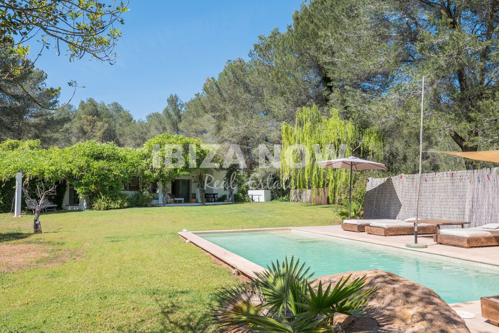 4 chambre Finca/Maison de Campagne à vendre à Santa Gertrudis de Fruitera avec piscine garage - 2 750 000 € (Ref: 9994690)