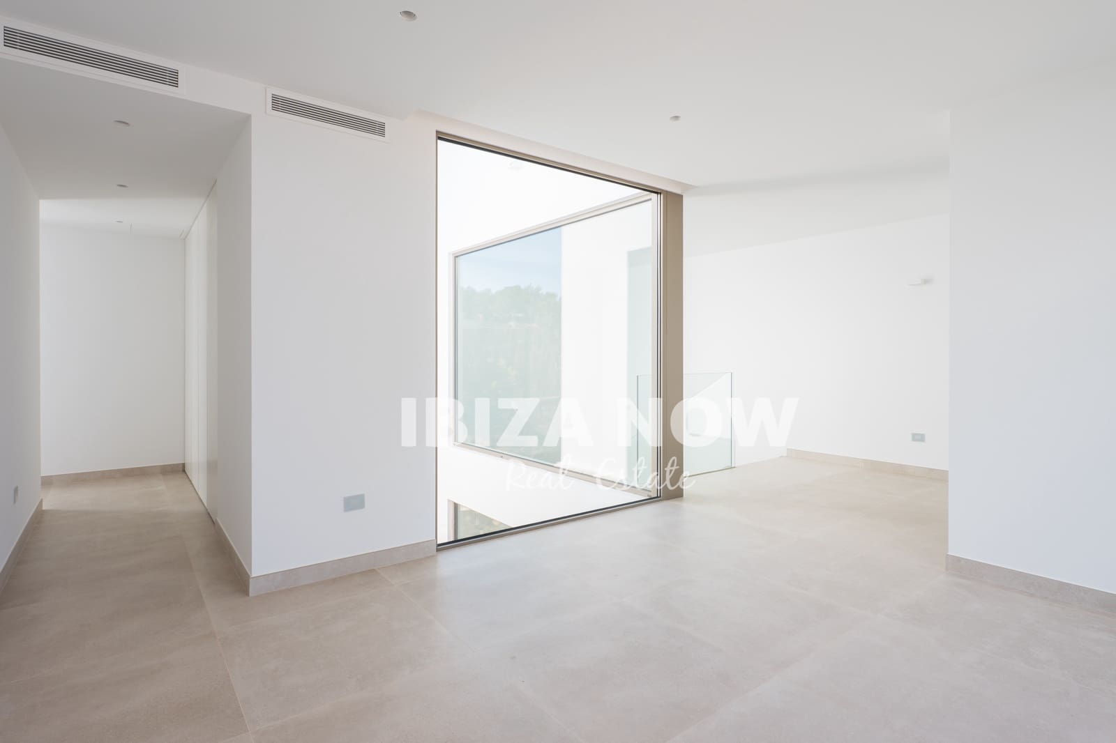 4 slaapkamer Villa te koop in Nuestra Senora de Jesus met zwembad garage - € 5.650.000 (Ref: 9996075)