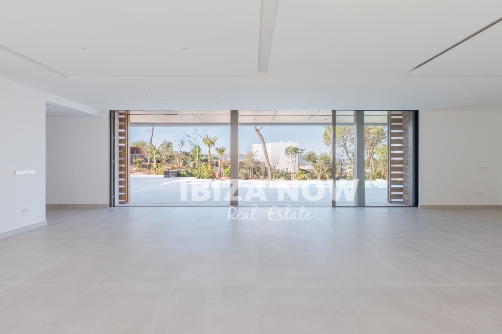 4 slaapkamer Villa te koop in Nuestra Senora de Jesus met zwembad garage - € 5.650.000 (Ref: 9996075)
