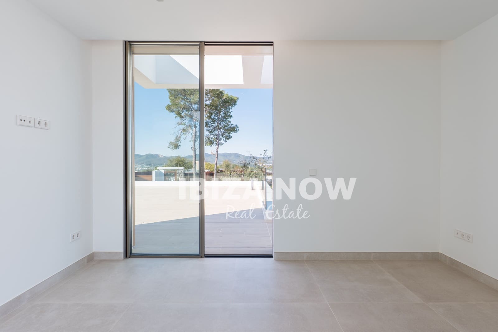4 slaapkamer Villa te koop in Nuestra Senora de Jesus met zwembad garage - € 5.650.000 (Ref: 9996075)