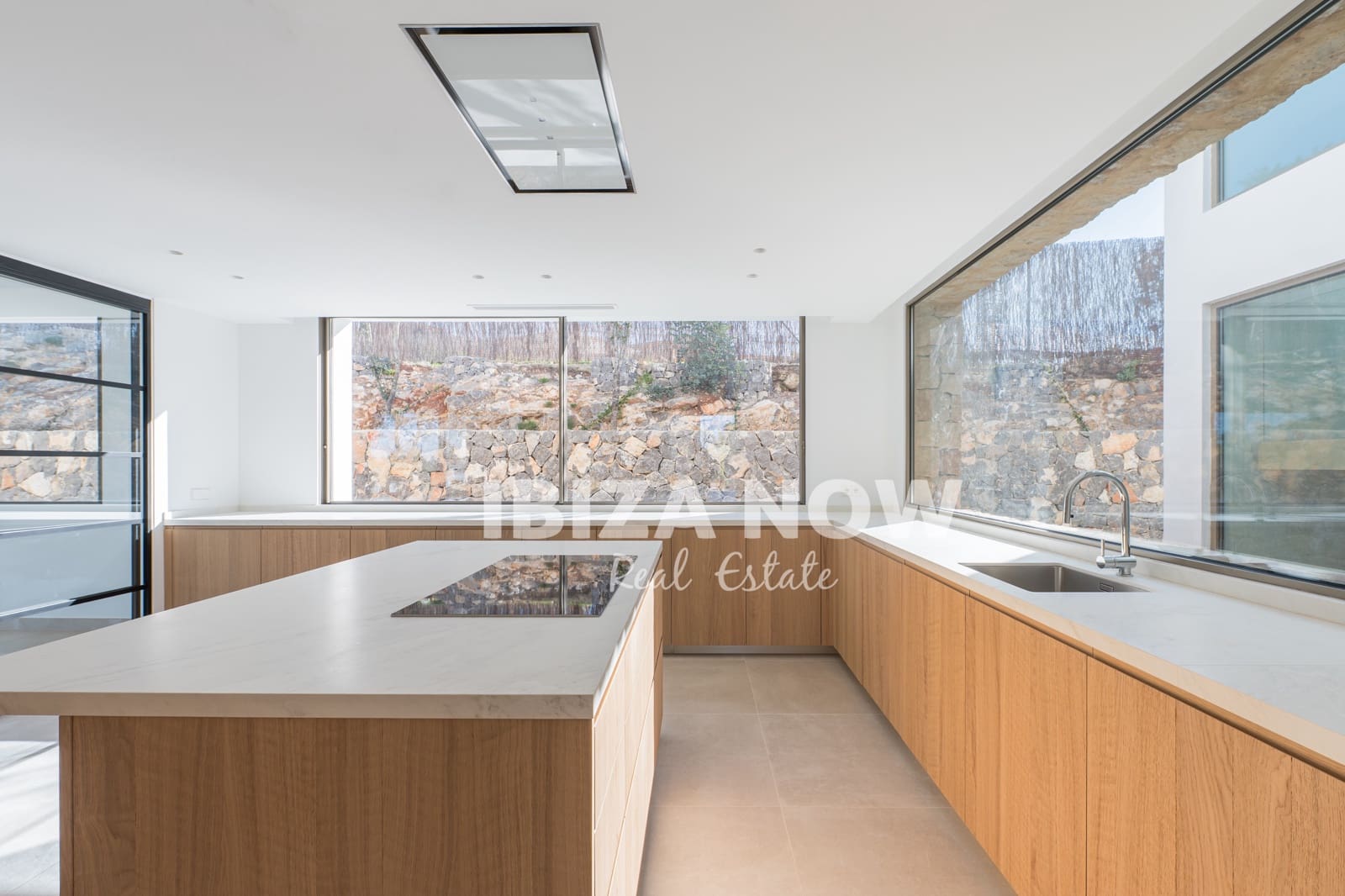 4 slaapkamer Villa te koop in Nuestra Senora de Jesus met zwembad garage - € 5.650.000 (Ref: 9996075)
