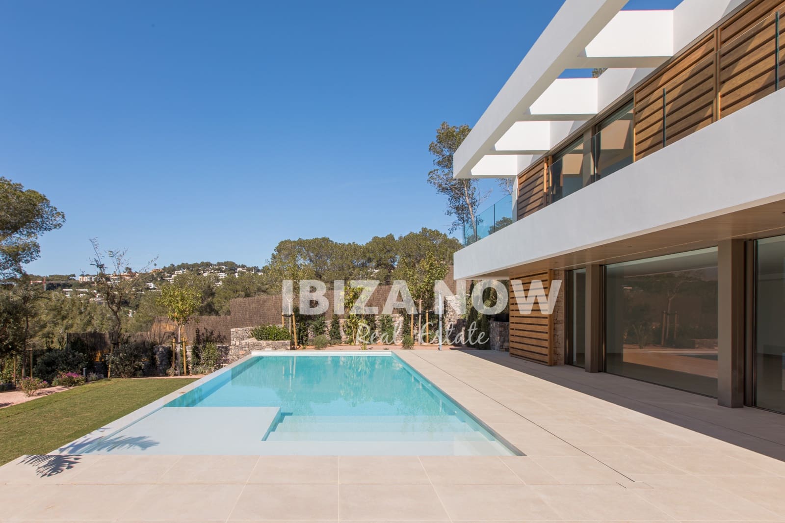 4 slaapkamer Villa te koop in Nuestra Senora de Jesus met zwembad garage - € 5.650.000 (Ref: 9996075)