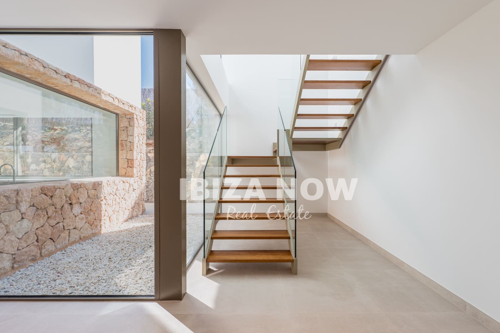 4 slaapkamer Villa te koop in Nuestra Senora de Jesus met zwembad garage - € 5.650.000 (Ref: 9996075)