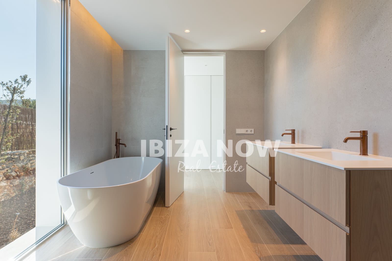 4 slaapkamer Villa te koop in Nuestra Senora de Jesus met zwembad garage - € 5.650.000 (Ref: 9996075)