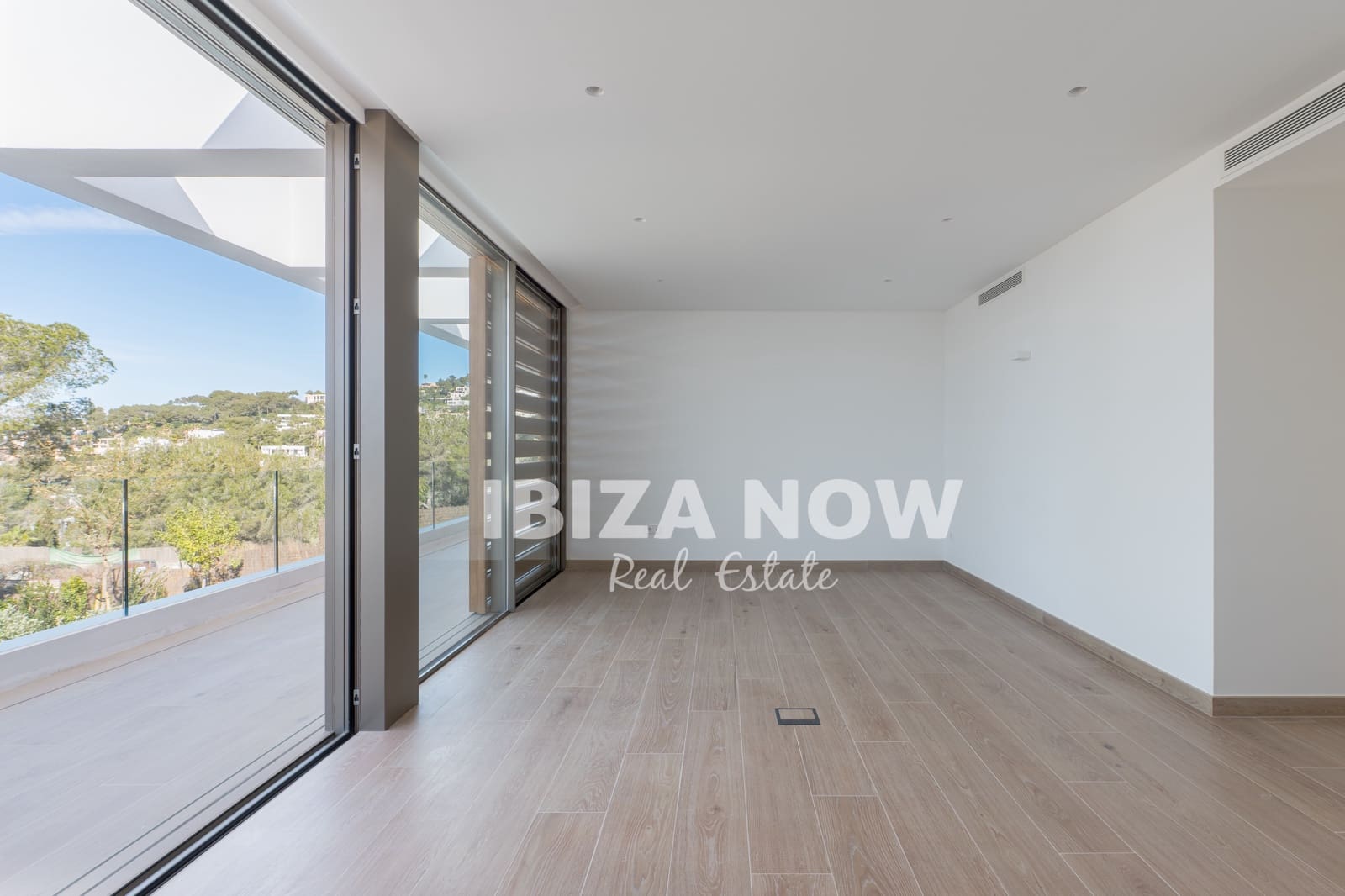 4 slaapkamer Villa te koop in Nuestra Senora de Jesus met zwembad garage - € 5.650.000 (Ref: 9996075)
