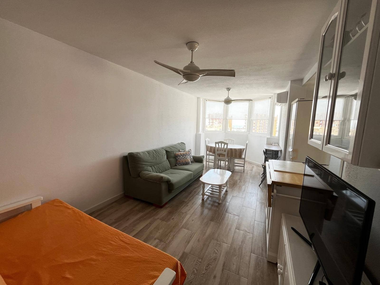 Piso de 2 habitaciones en La Manga del Mar Menor en venta con piscina garaje - 189.000 € (Ref: 10017526)