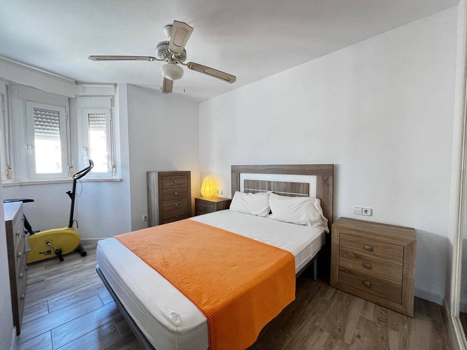 Piso de 2 habitaciones en La Manga del Mar Menor en venta con piscina garaje - 189.000 € (Ref: 10017526)