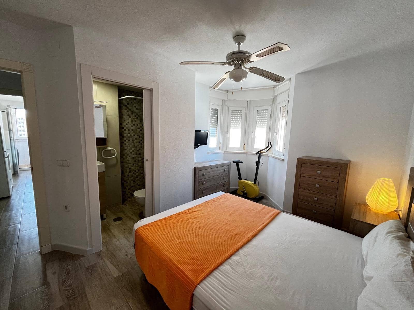 Piso de 2 habitaciones en La Manga del Mar Menor en venta con piscina garaje - 189.000 € (Ref: 10017526)