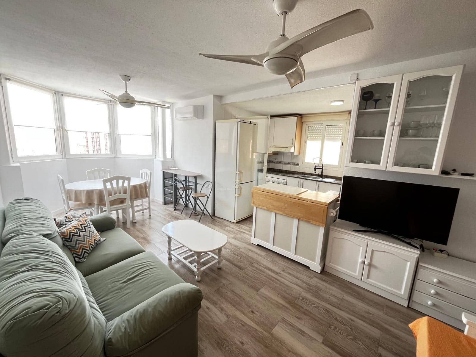 Piso de 2 habitaciones en La Manga del Mar Menor en venta con piscina garaje - 189.000 € (Ref: 10017526)