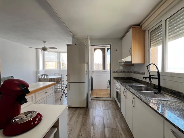 Piso de 2 habitaciones en La Manga del Mar Menor en venta con piscina garaje - 189.000 € (Ref: 10017526)