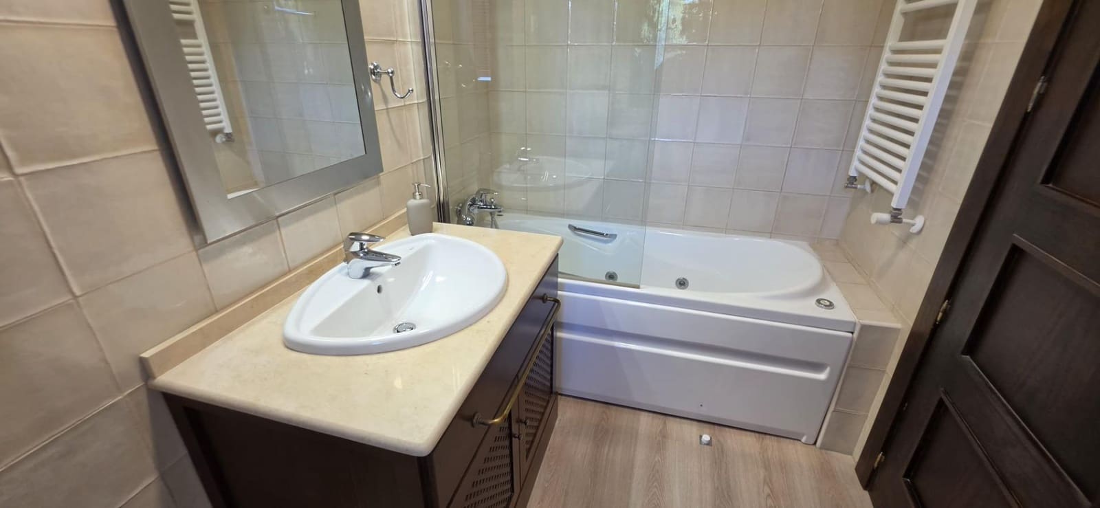 2 makuuhuone Huoneisto myytävänä paikassa El Valle Golf Resort mukana uima-altaan - 209 900 € (Ref: 10047329)