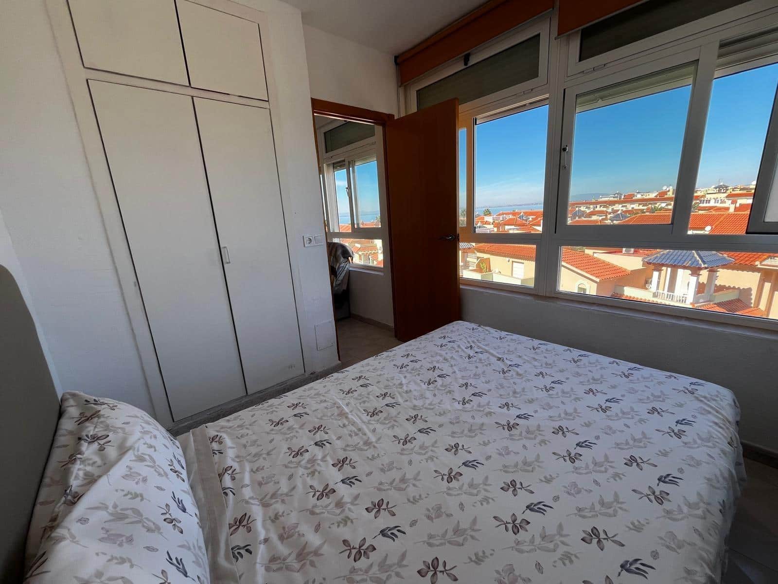 2 makuuhuone Huoneisto myytävänä paikassa La Manga del Mar Menor mukana uima-altaan 
autotalli - 170 000 € (Ref: 10115879)