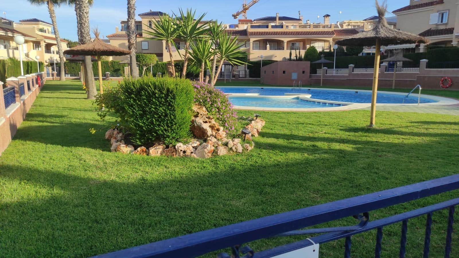 2 soveværelse Semi-Rækkehus til salg i Pilar de la Horadada med swimmingpool garage - € 207.000 (Ref: 10166686)