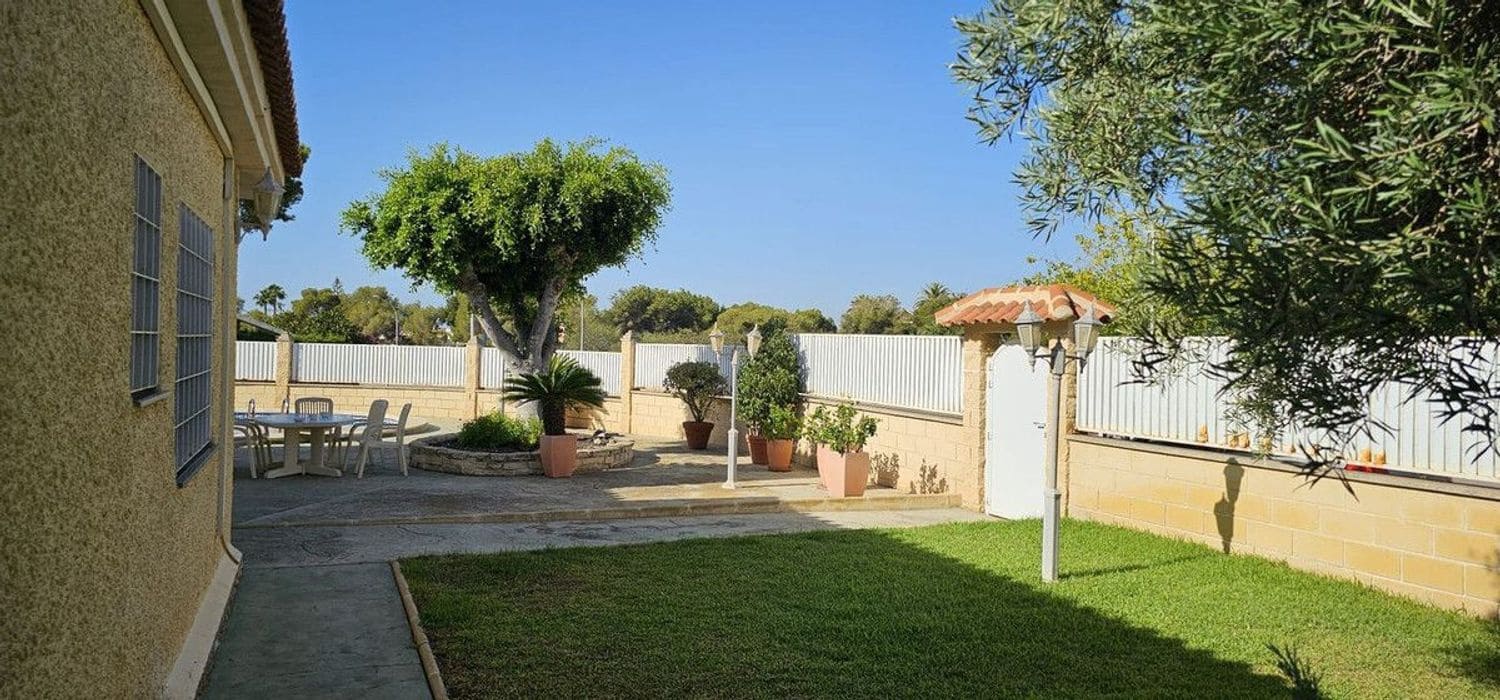 5 makuuhuone Huvila myytävänä paikassa Campoamor - 779 000 € (Ref: 9747861)