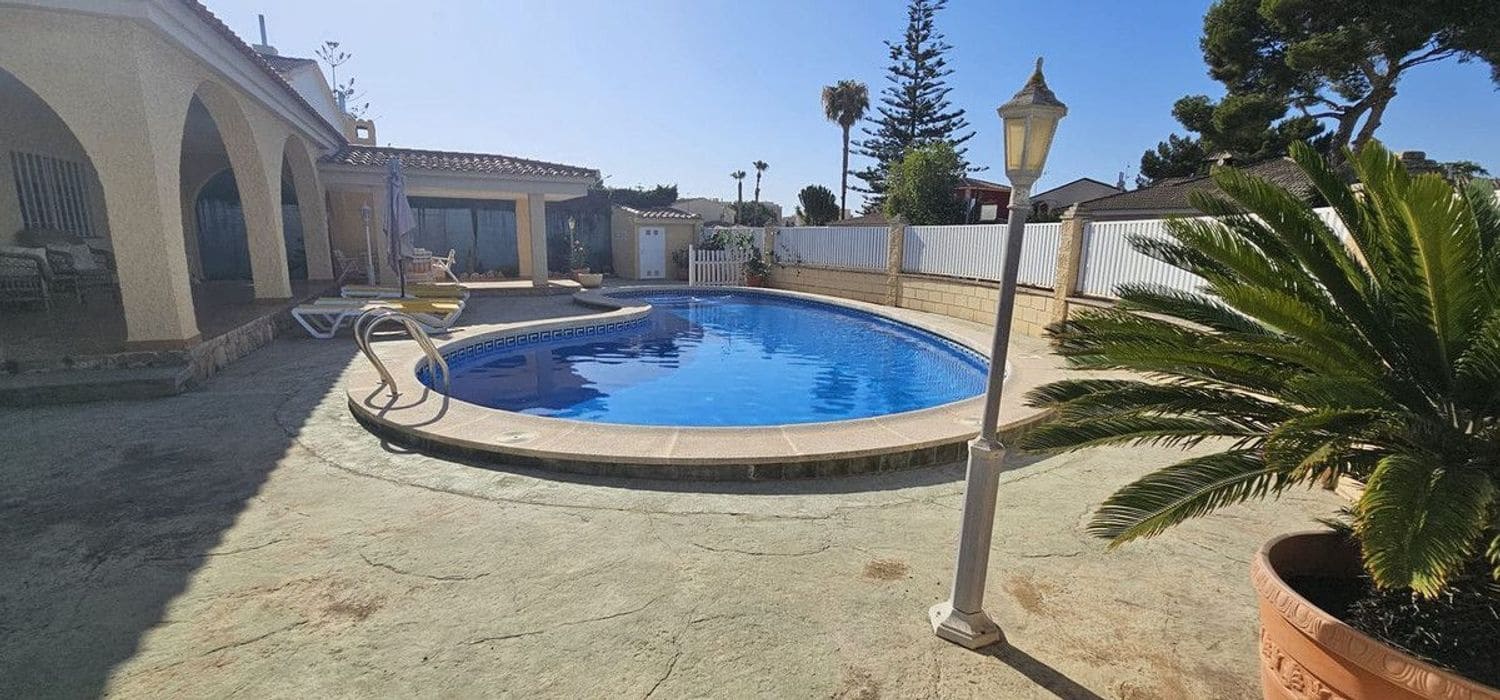 5 bedroom Villa for sale in Campoamor with pool - € 739,000 (Ref: 9747861)