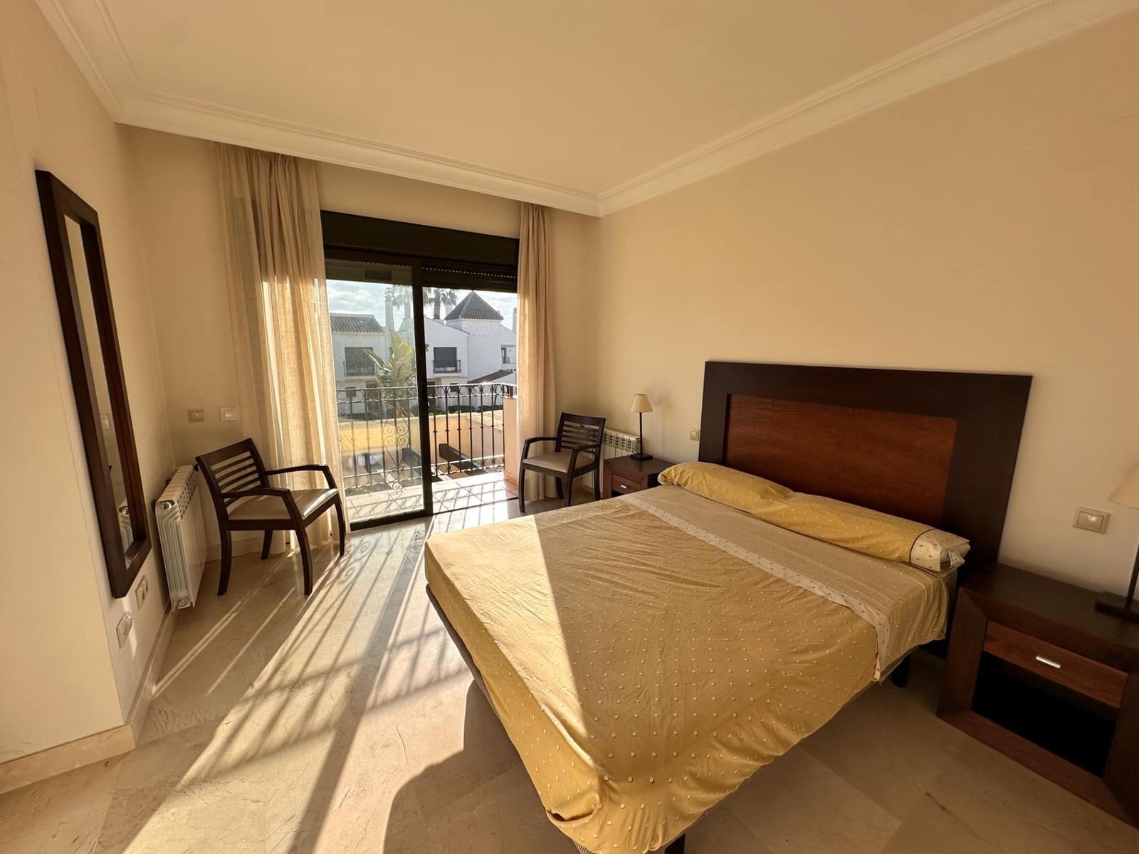 2 slaapkamer Rijtjeshuis te koop in Roda met garage - € 208.000 (Ref: 9807925)