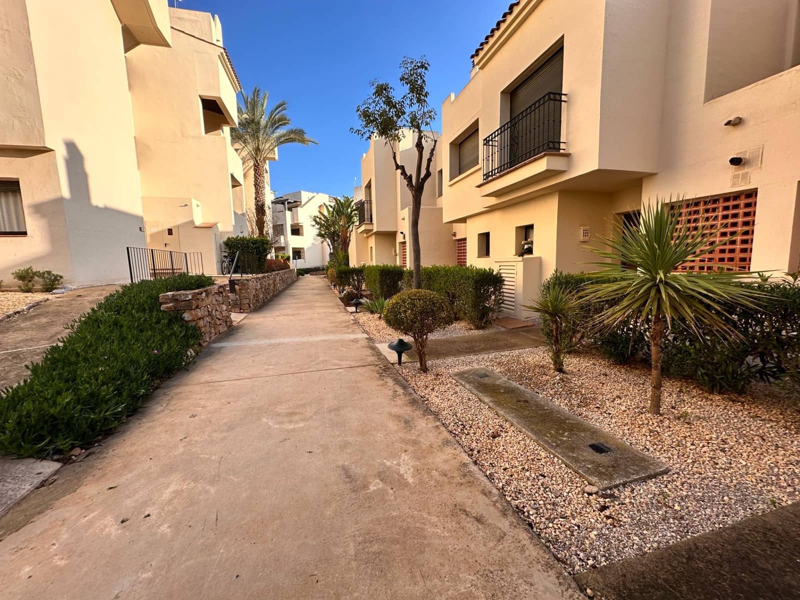 2 slaapkamer Rijtjeshuis te koop in Roda met garage - € 208.000 (Ref: 9807925)