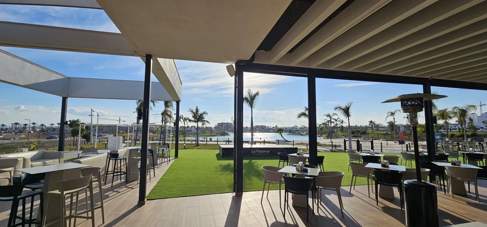 3 bedroom Villa for sale in Los Alcazares with pool - € 1,249,000 (Ref: 9876373)