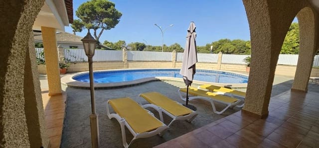 5 Zimmer Villa zu verkaufen in Campoamor, Orihuela mit Pool - 739.000 € (Ref: 9911008)