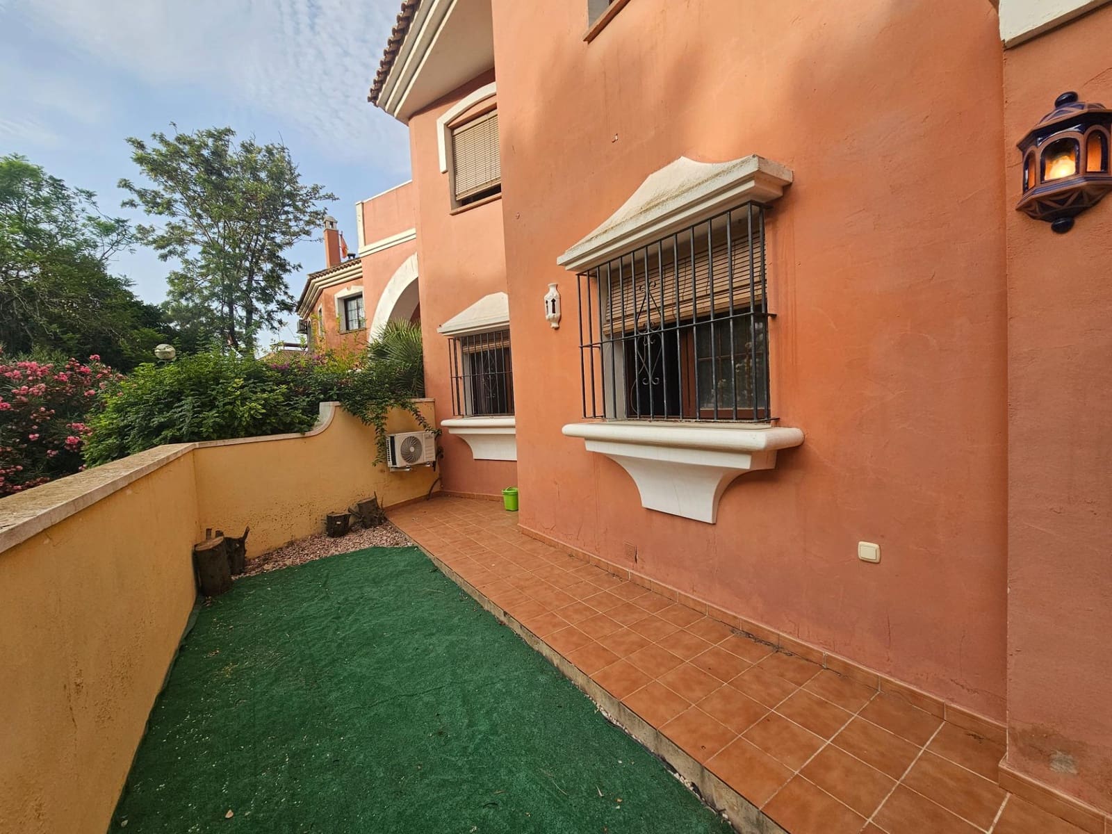 Bungalow de 2 habitaciones en Roda en venta con piscina - 178.000 € (Ref: 9915788)