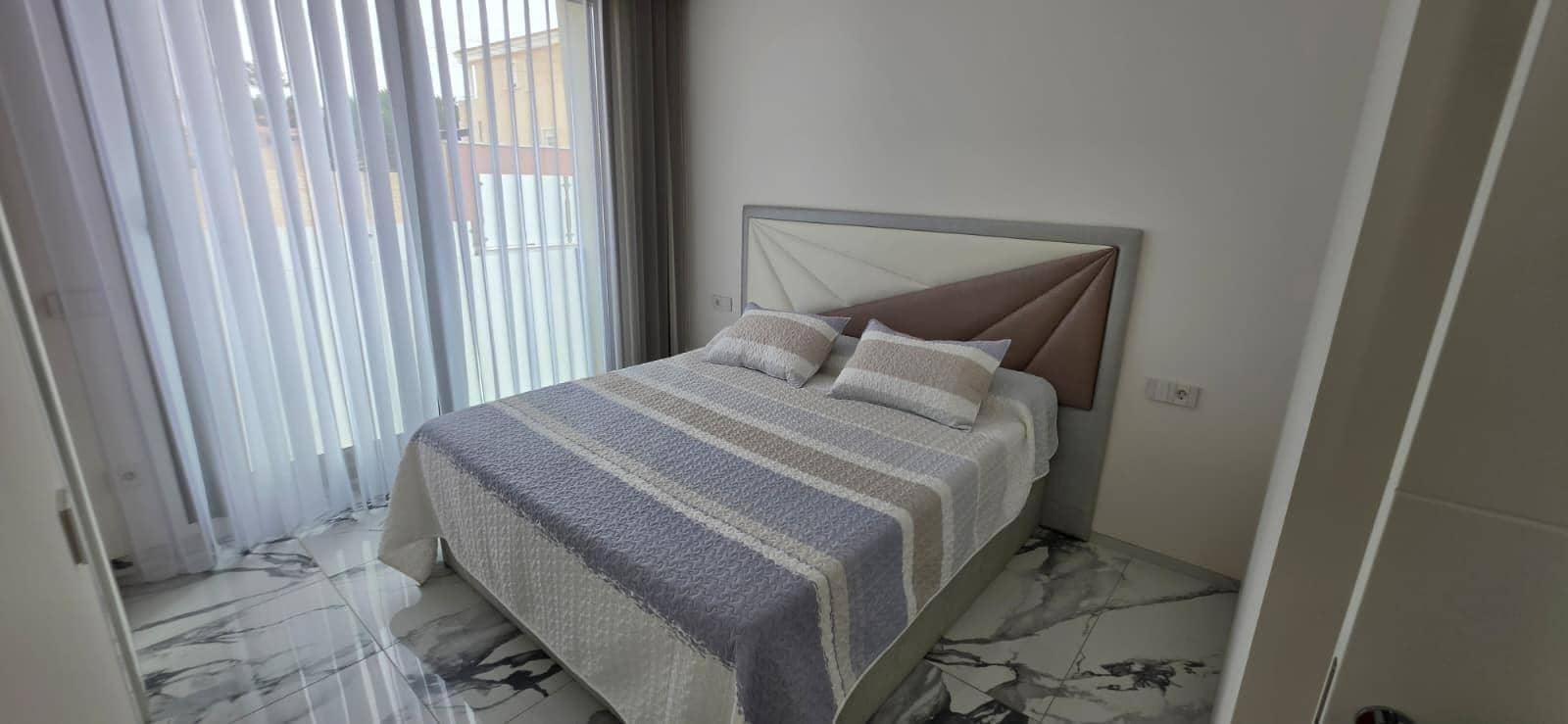 5 bedroom Villa for sale in Torrevieja with pool garage - € 1,600,000 (Ref: 9936367)