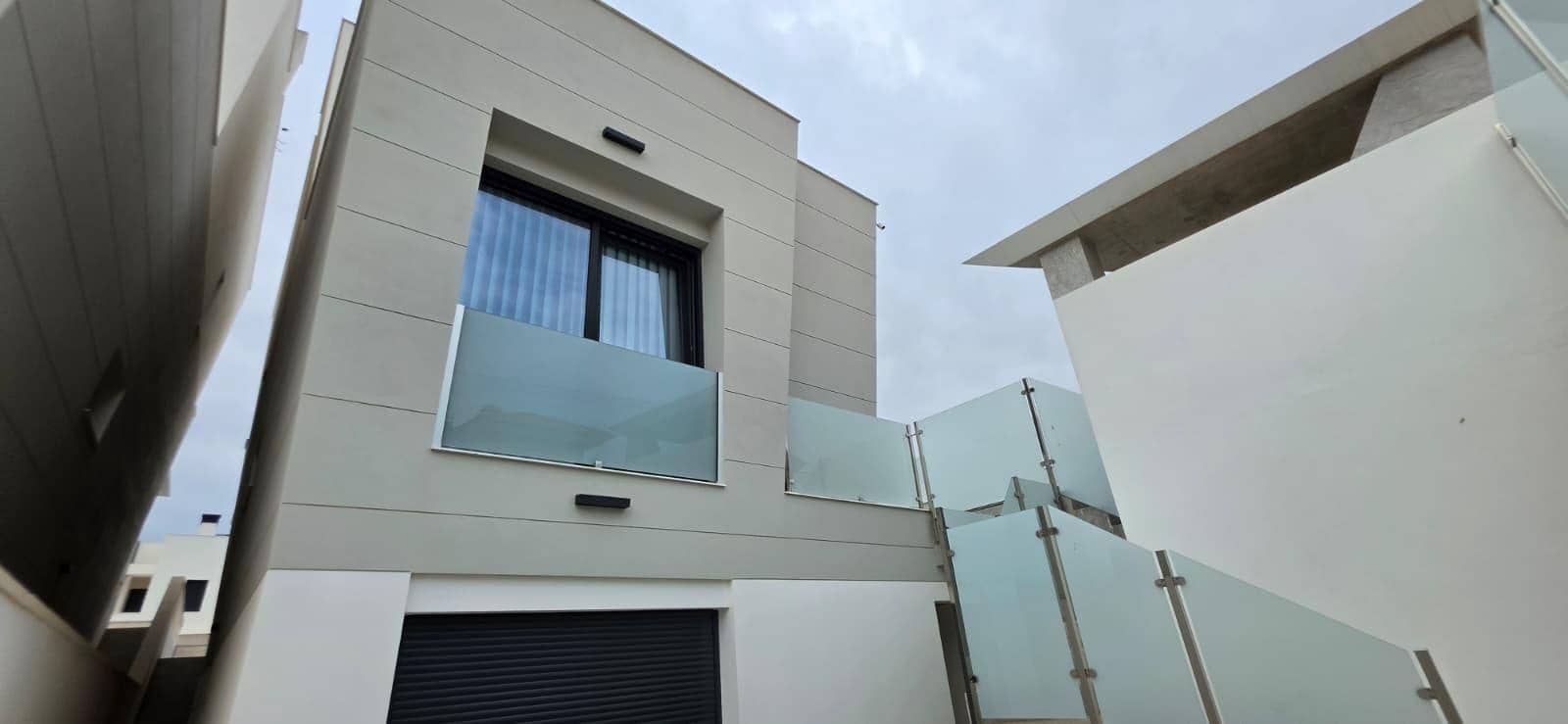 5 bedroom Villa for sale in Torrevieja with pool garage - € 1,600,000 (Ref: 9936367)