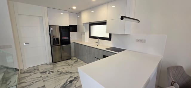 Chalet de 5 habitaciones en Torrevieja en venta con piscina garaje - 1.600.000 € (Ref: 9936367)