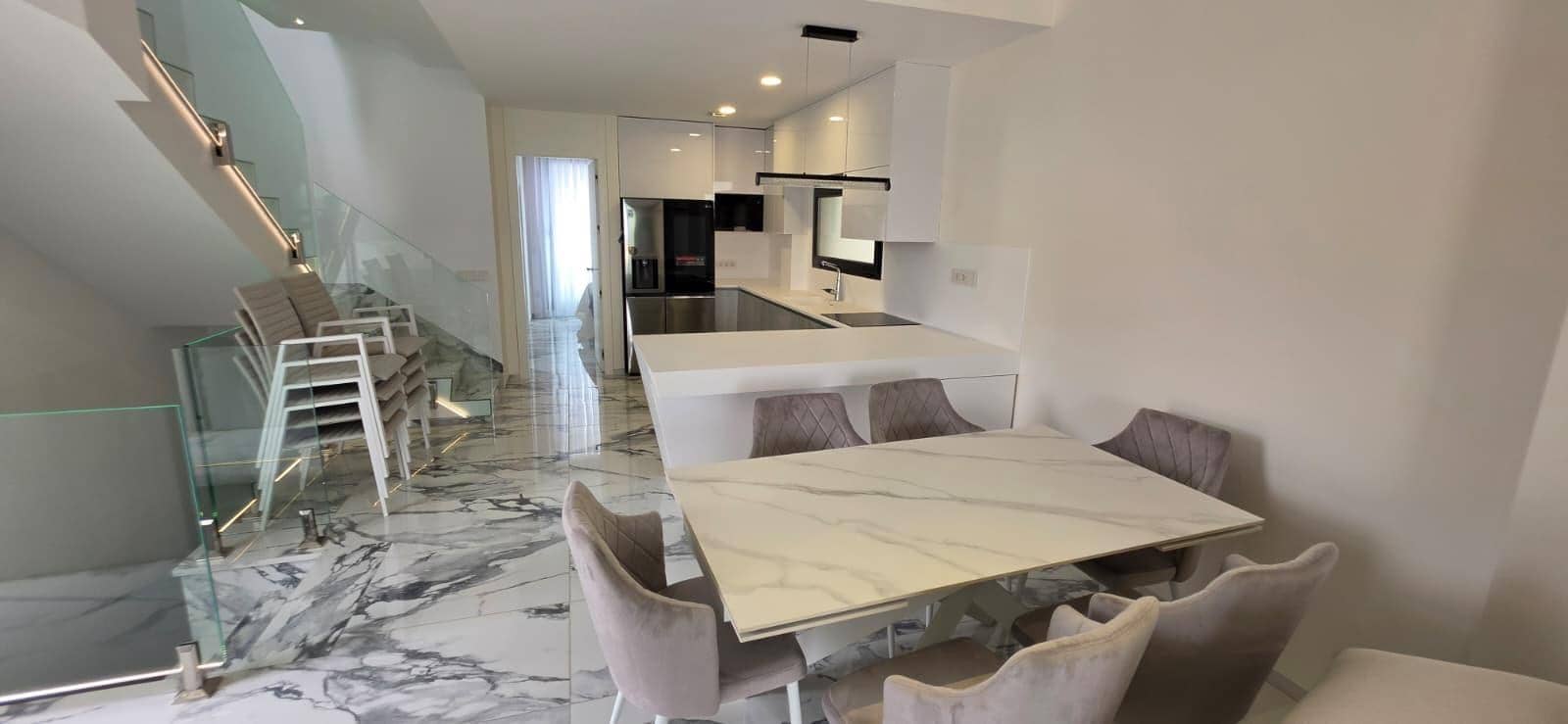 5 bedroom Villa for sale in Torrevieja with pool garage - € 1,600,000 (Ref: 9936367)