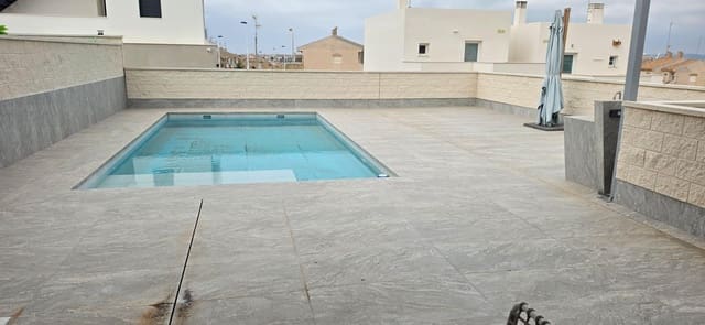 Chalet de 5 habitaciones en Torrevieja en venta con piscina garaje - 1.600.000 € (Ref: 9936367)
