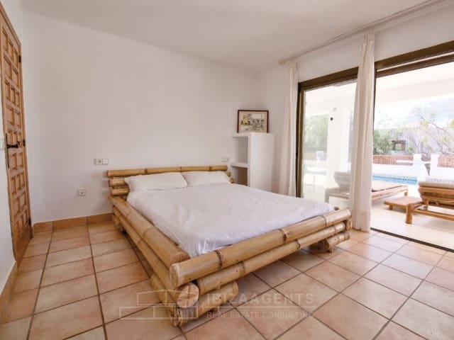 3 slaapkamer Villa te koop in Nuestra Señora de Jesus, Santa Eulalia / Santa Eularia met zwembad - € 2.450.000 (Ref: 10064035)