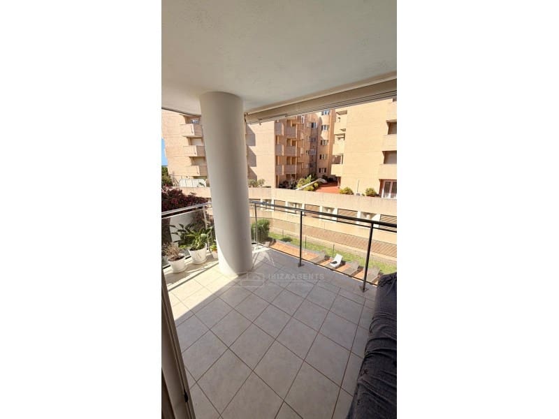 Apartamento de 2 habitaciones en Ibiza / Eivissa ciudad en venta con piscina garaje - 635.000 € (Ref: 10148477)