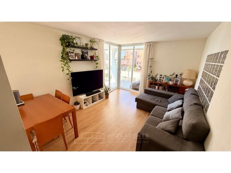 Apartamento de 2 habitaciones en Ibiza / Eivissa ciudad en venta con piscina garaje - 635.000 € (Ref: 10148477)