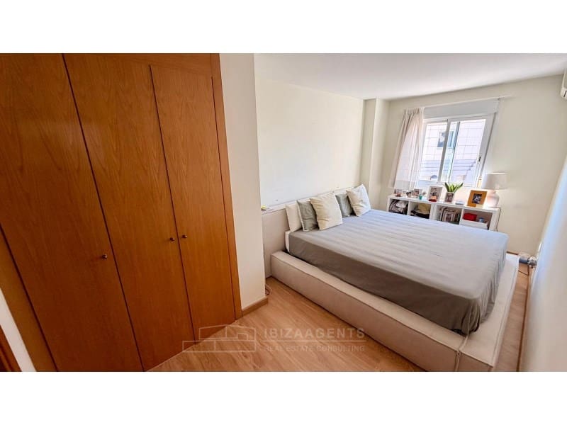 Apartamento de 2 habitaciones en Ibiza / Eivissa ciudad en venta con piscina garaje - 635.000 € (Ref: 10148477)