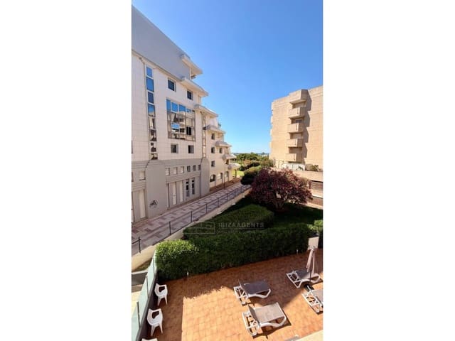 Apartamento de 2 habitaciones en Ibiza / Eivissa ciudad en venta con piscina garaje - 635.000 € (Ref: 10148477)