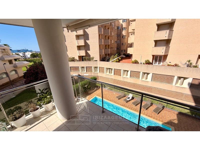 Apartamento de 2 habitaciones en Ibiza / Eivissa ciudad en venta con piscina garaje - 635.000 € (Ref: 10148477)