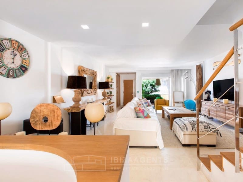 3 bedroom Semi-detached Villa for sale in Illa Plana with garage - € 1,150,000 (Ref: 5082123)