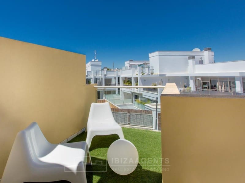 3 bedroom Semi-detached Villa for sale in Illa Plana with garage - € 1,150,000 (Ref: 5082123)