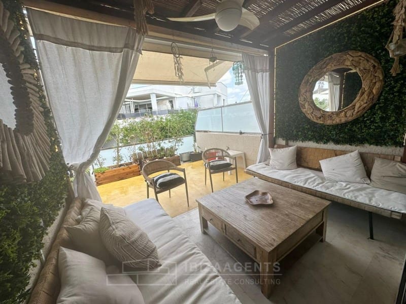 3 bedroom Semi-detached Villa for sale in Illa Plana with garage - € 1,150,000 (Ref: 5082123)