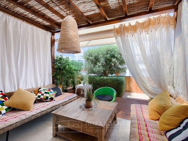 3 bedroom Semi-detached Villa for sale in Illa Plana with garage - € 1,150,000 (Ref: 5082123)