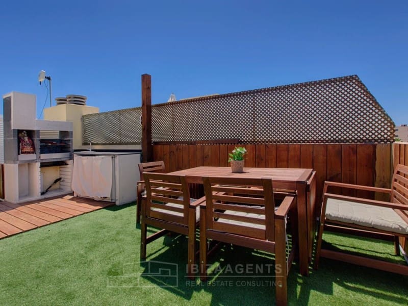 3 bedroom Semi-detached Villa for sale in Illa Plana with garage - € 1,150,000 (Ref: 5082123)