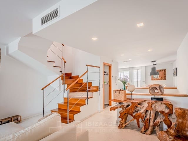 3 soveværelse Semi-Rækkehus til salg i Illa Plana, Ibiza by med garage - € 1.150.000 (Ref: 5082123)