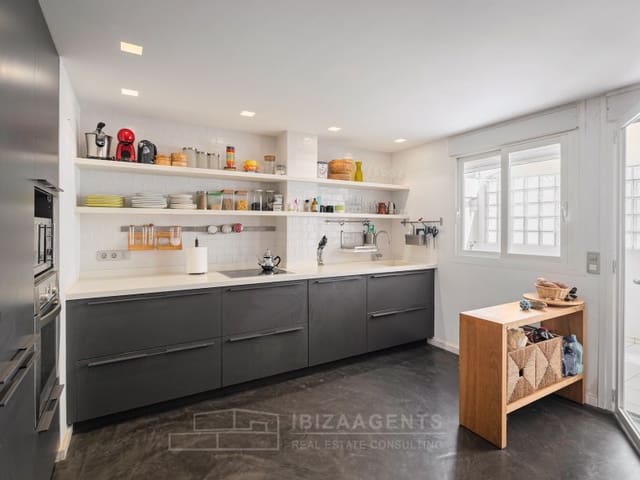 3 soveværelse Semi-Rækkehus til salg i Illa Plana, Ibiza by med garage - € 1.150.000 (Ref: 5082123)